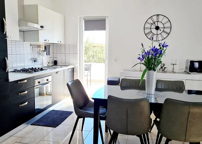 Apartment In Murter
