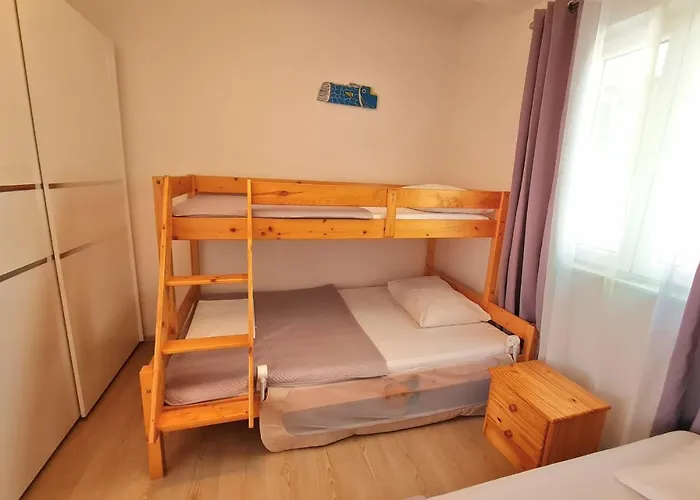 Apartment In Murter