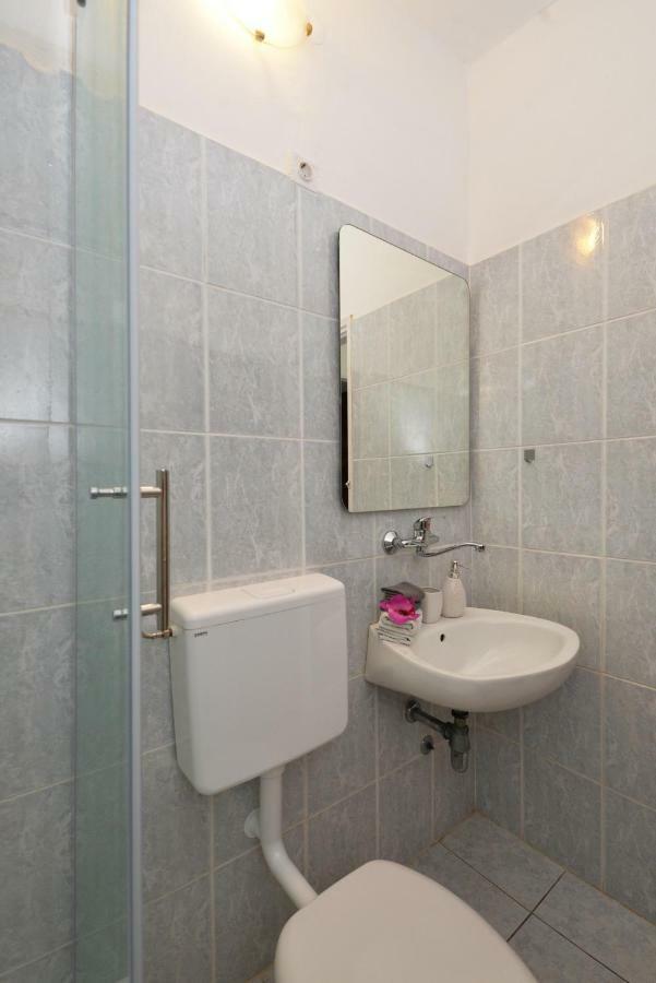 Apartment In Murter