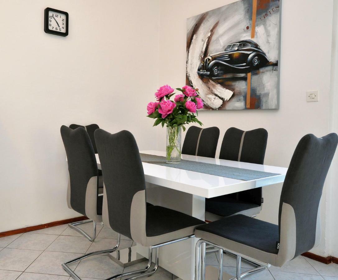 Apartment In Murter